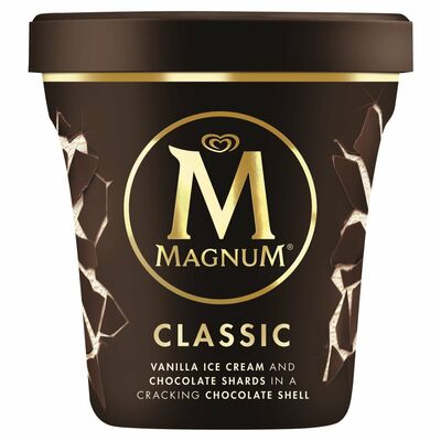 Magnum Classic Vanilla Ice Cream With Chocolate Pieces 440ml
