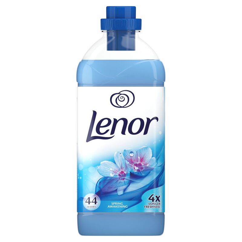 Lenor Fabric Conditioner Spray Awakening 1.1ltr Centra